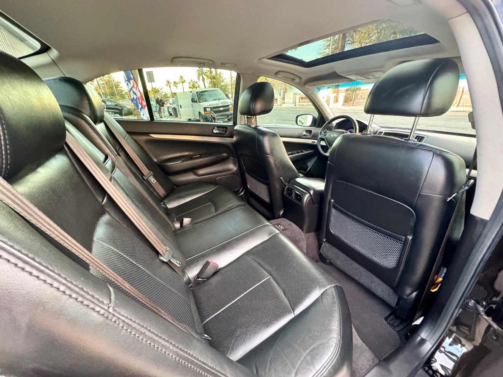2013 INFINITI G37 Image 23