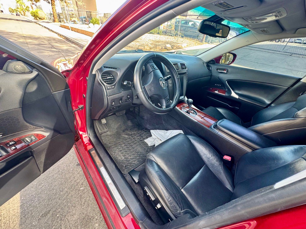 2008 Lexus IS 350 Image 10