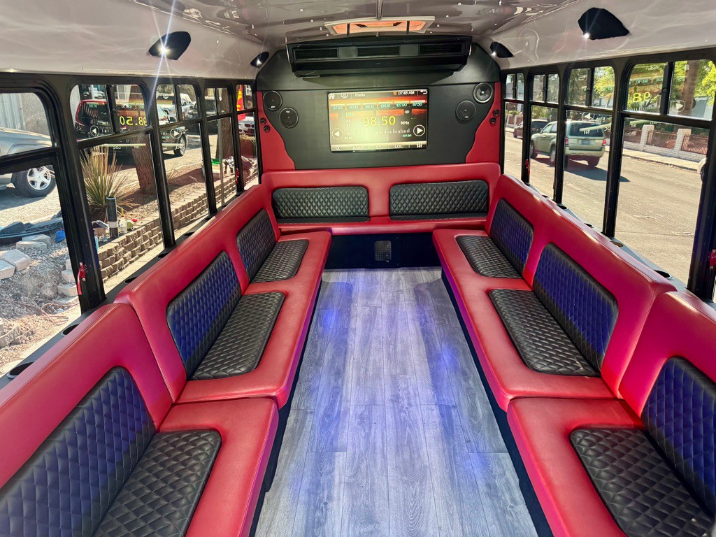 2002 Ford Econoline Image 15
