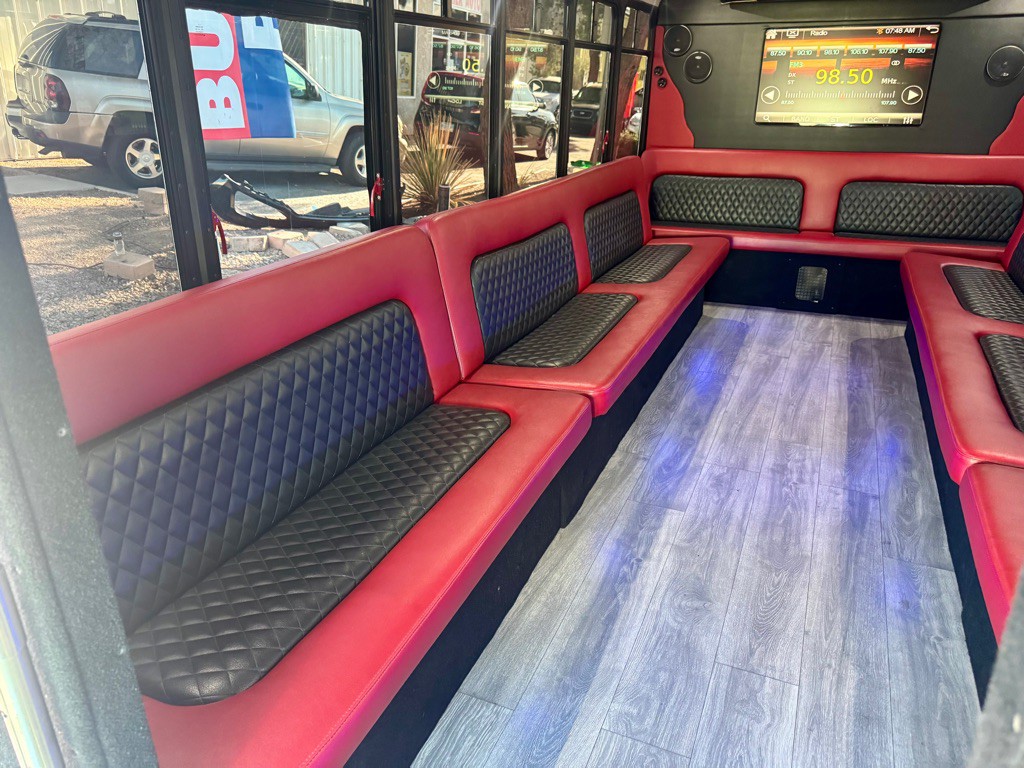 2002 Ford Econoline Image 16