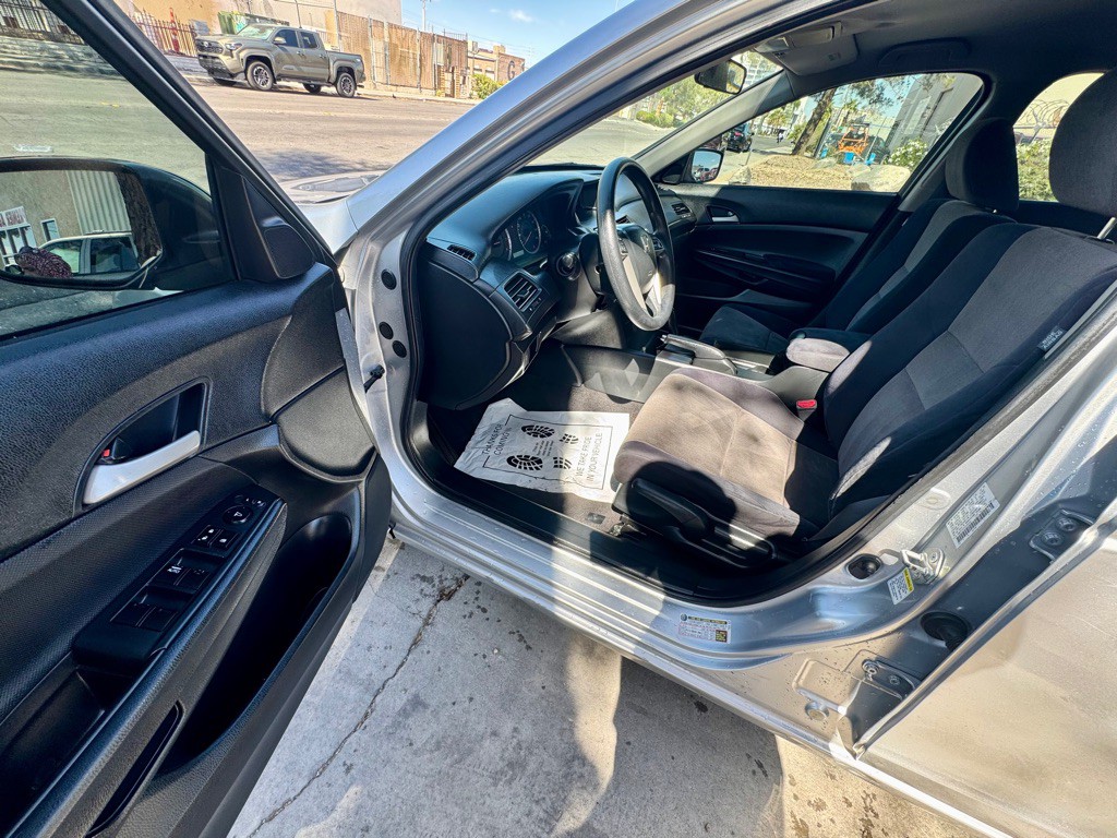 2009 Honda Accord Image 11