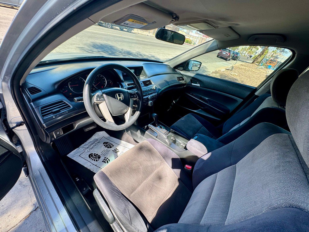 2009 Honda Accord Image 12