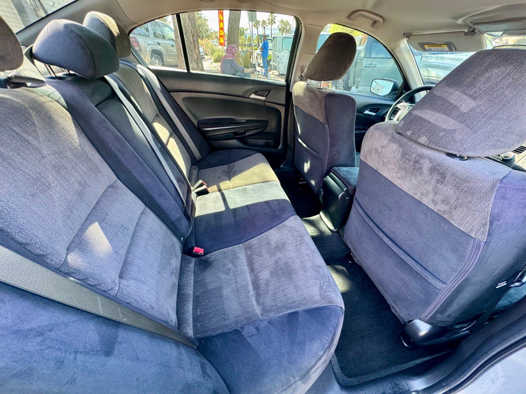 2009 Honda Accord Image 18