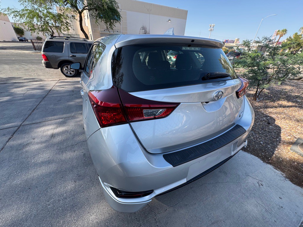 2016 Toyota Corolla Image 8
