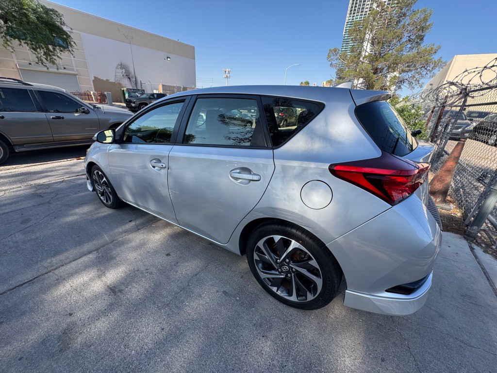 2016 Toyota Corolla Image 9