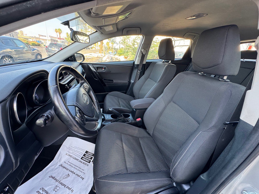 2016 Toyota Corolla Image 15