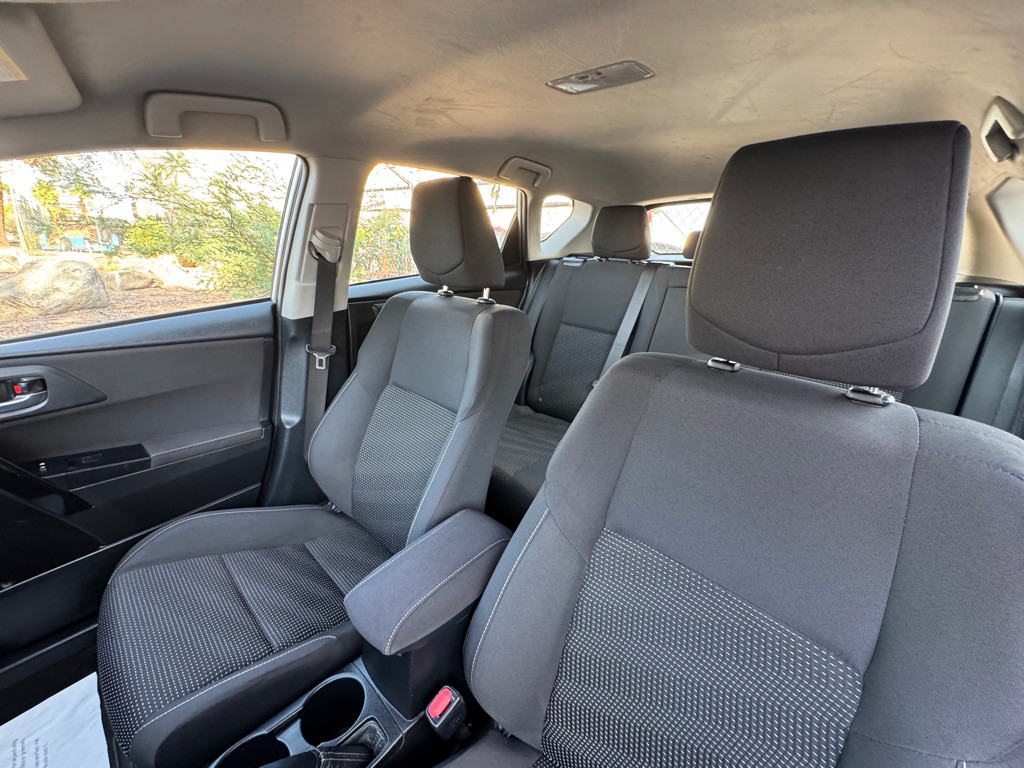 2016 Toyota Corolla Image 16