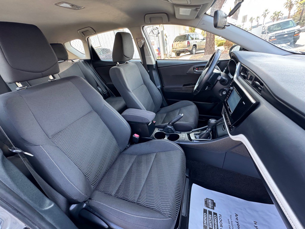 2016 Toyota Corolla Image 23