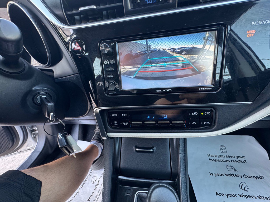 2016 Toyota Corolla Image 26
