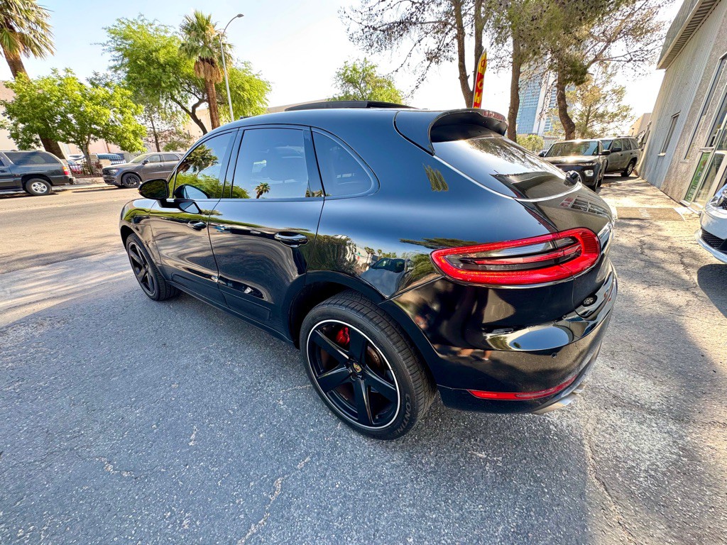 2016 Porsche Macan Image 7