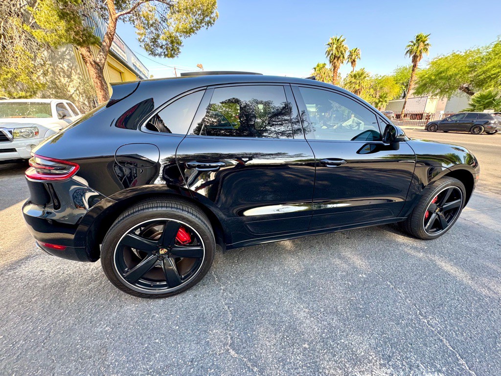 2016 Porsche Macan Image 10