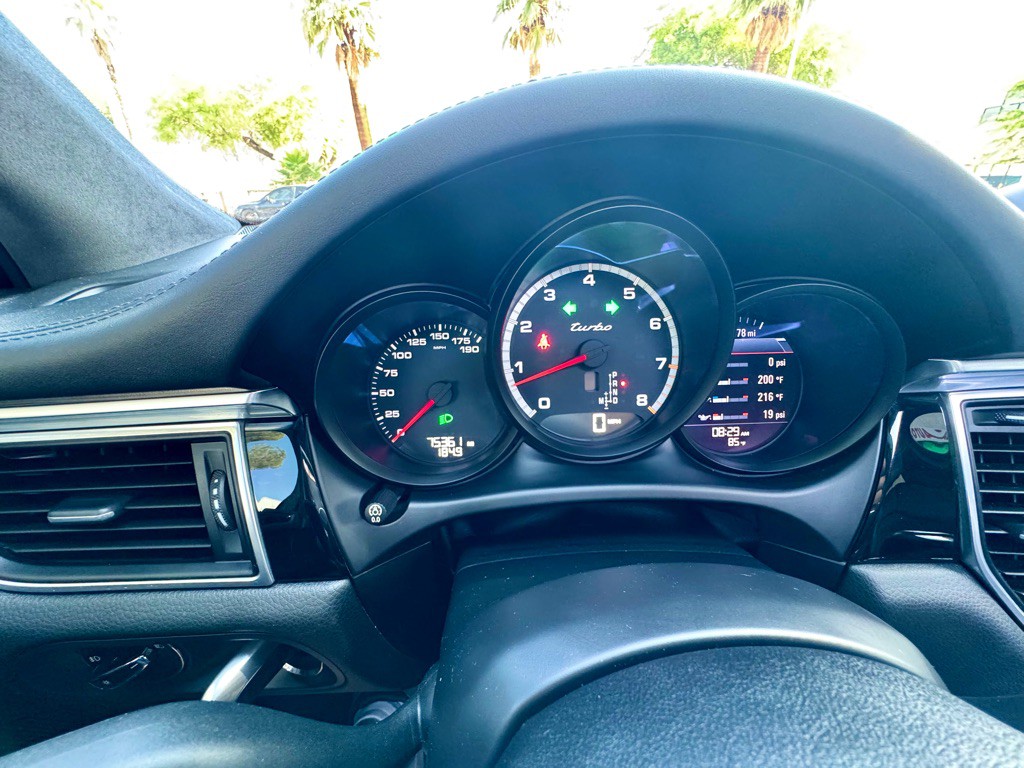 2016 Porsche Macan Image 27