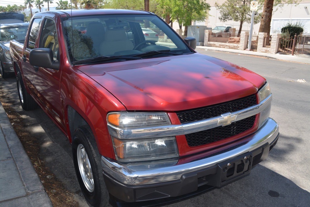 2004 Chevrolet Colorado Image 2
