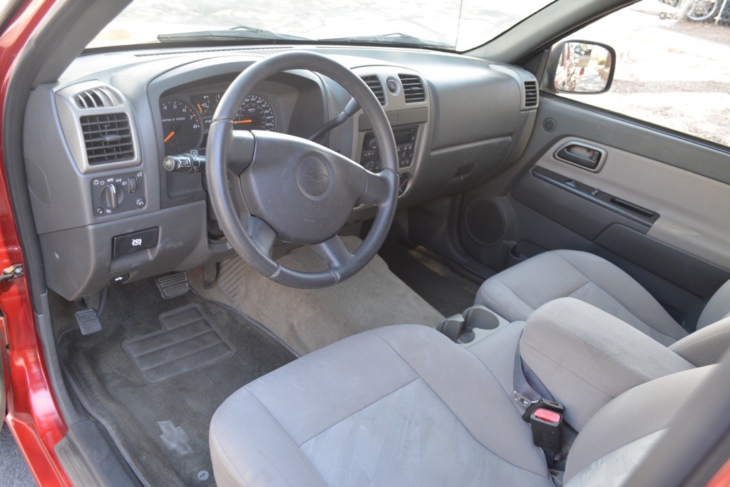 2004 Chevrolet Colorado Image 8