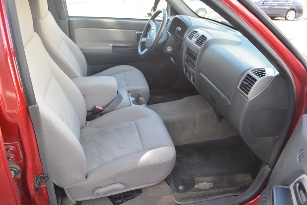 2004 Chevrolet Colorado Image 16