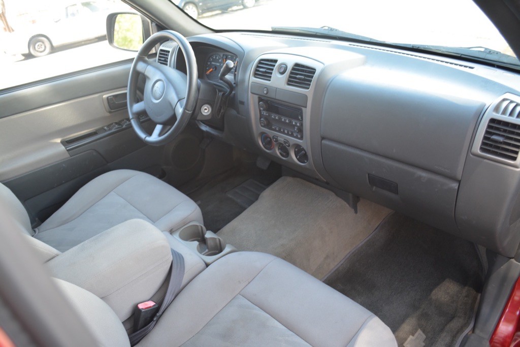 2004 Chevrolet Colorado Image 19