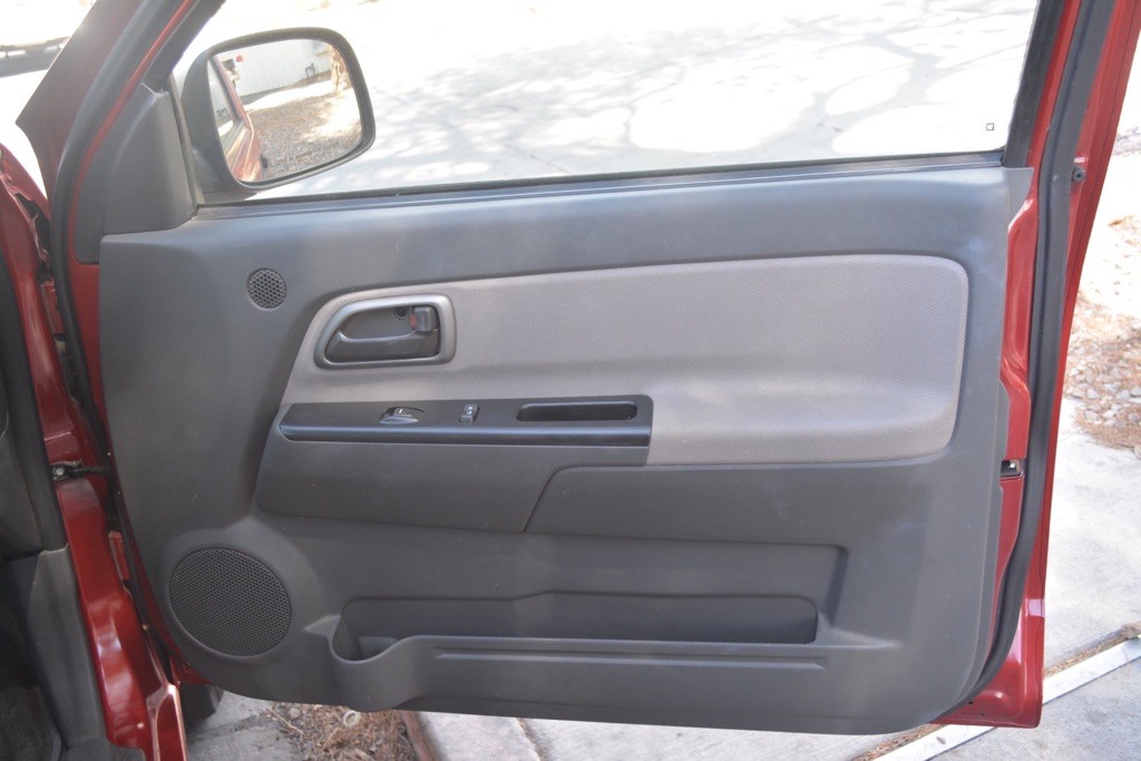 2004 Chevrolet Colorado Image 20