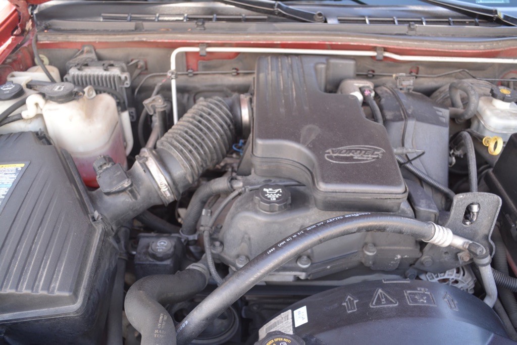 2004 Chevrolet Colorado Image 21