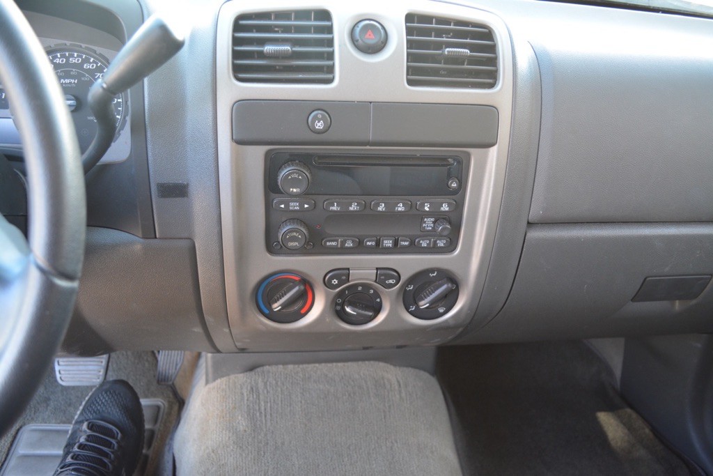 2004 Chevrolet Colorado Image 22