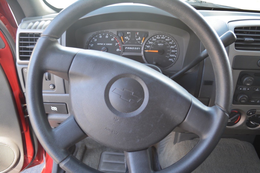 2004 Chevrolet Colorado Image 24