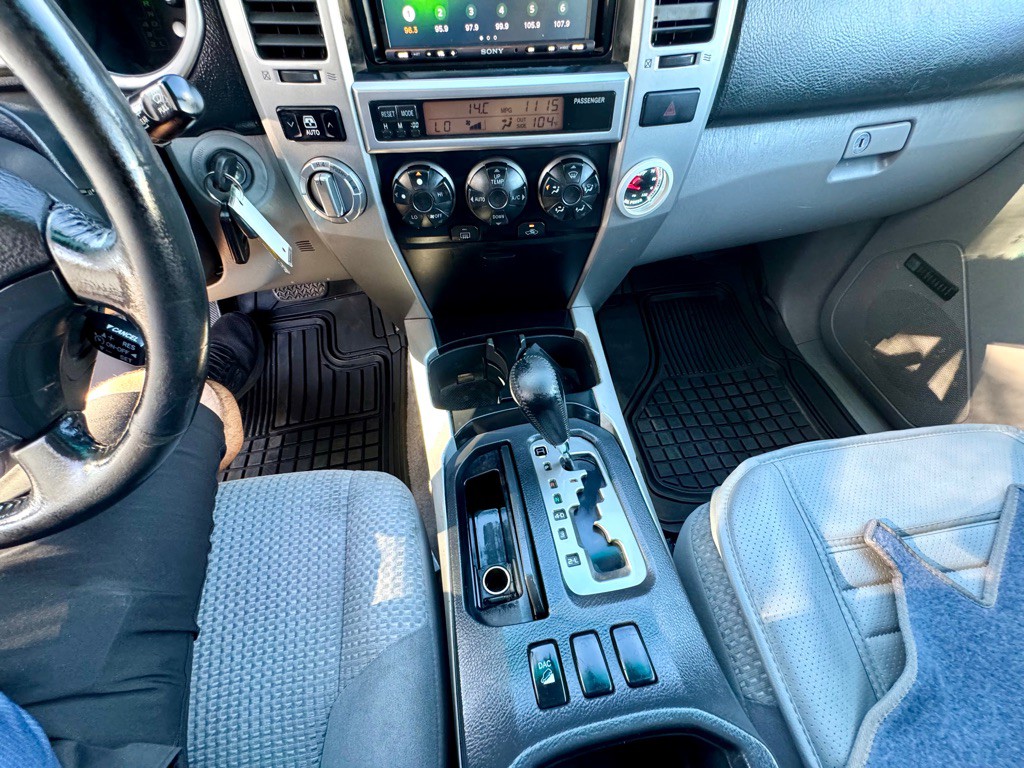 2003 Toyota 4Runner Image 25