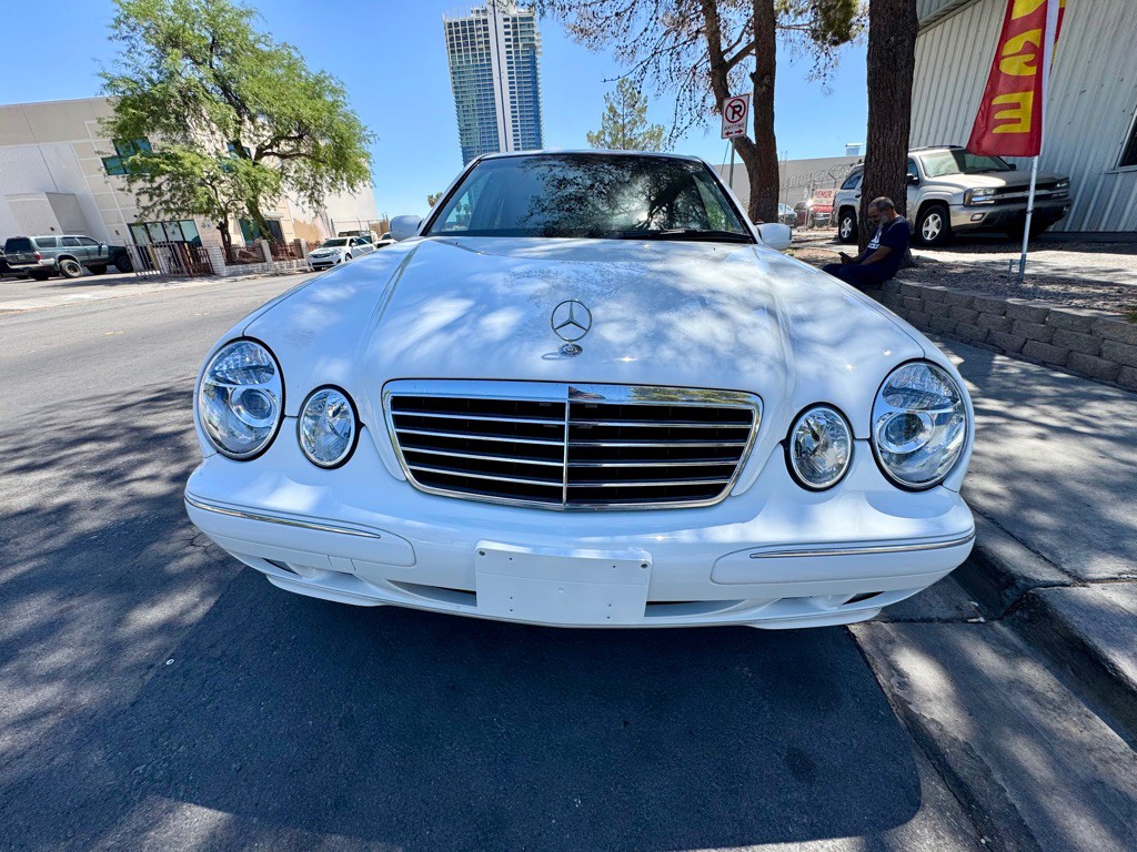 2000 Mercedes-Benz E-Class Image 1