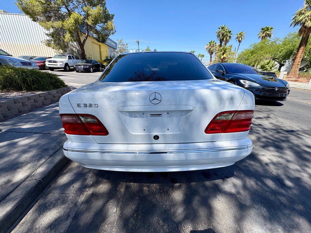 2000 Mercedes-Benz E-Class Image 5