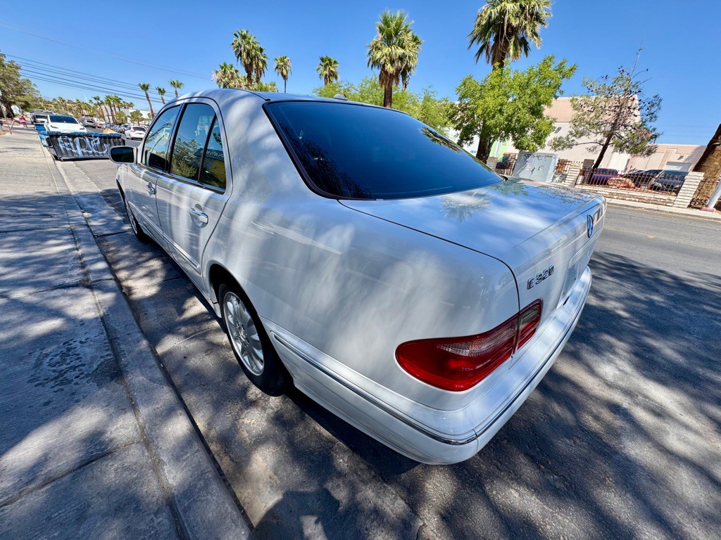 2000 Mercedes-Benz E-Class Image 7