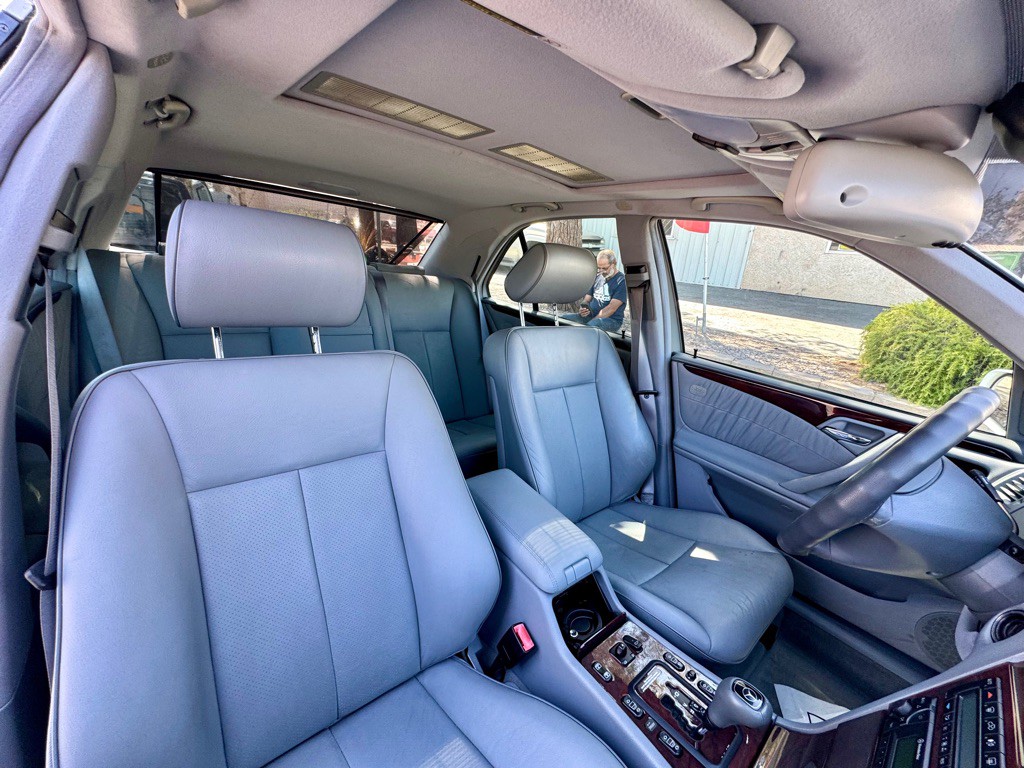 2000 Mercedes-Benz E-Class Image 22
