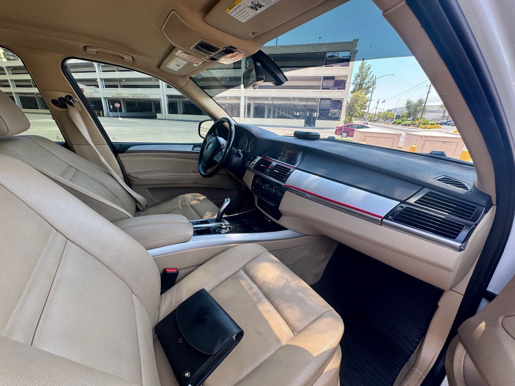 2012 BMW X5 Image 24