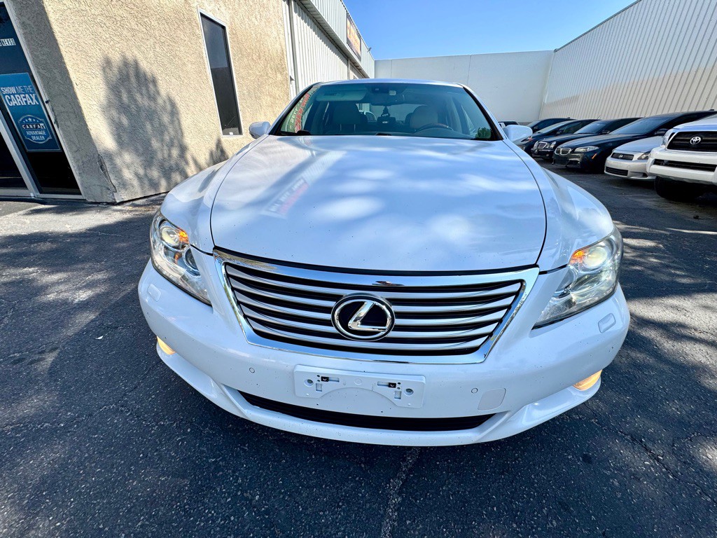 2012 Lexus LS Image 2