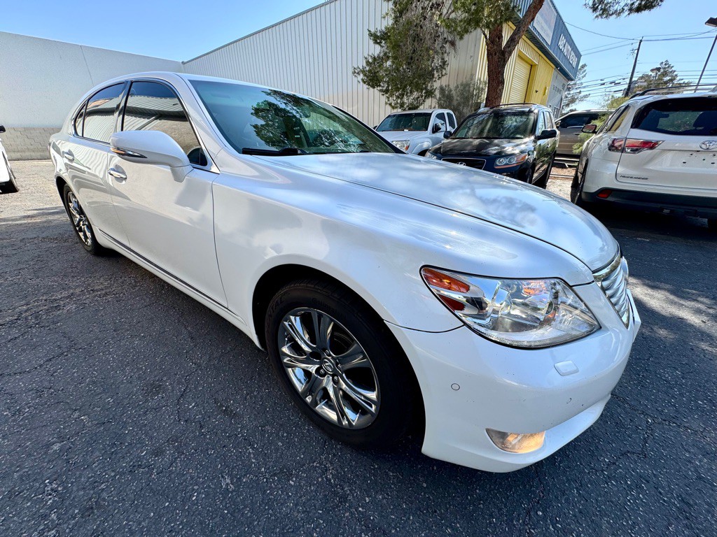 2012 Lexus LS Image 3