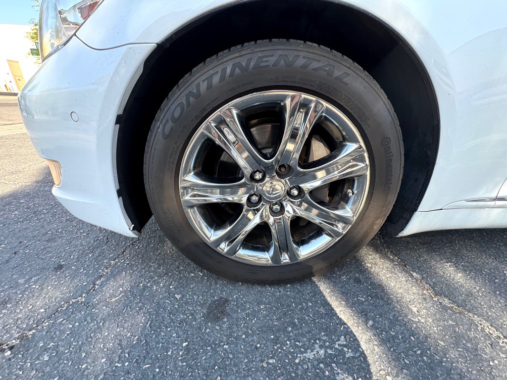 2012 Lexus LS Image 10