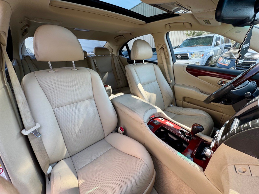 2012 Lexus LS Image 26