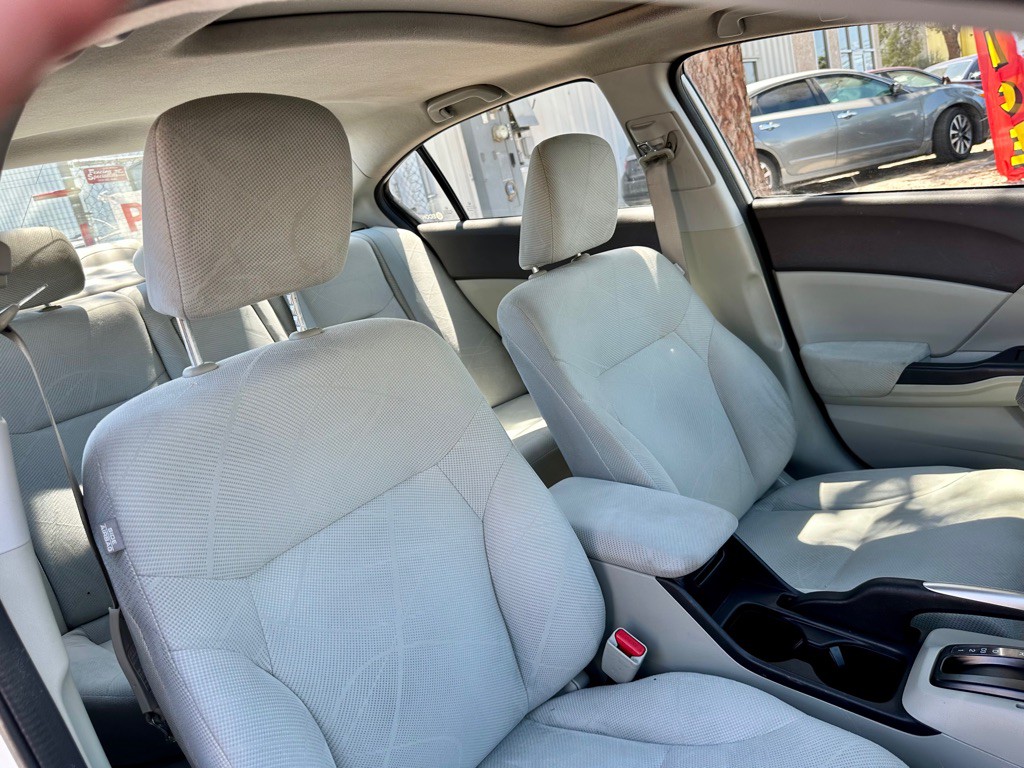 2012 Honda Civic Image 11