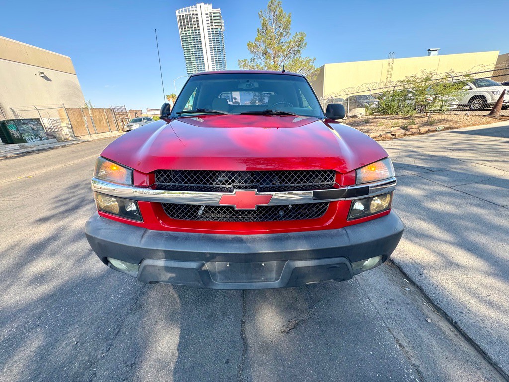 2006 Chevrolet Avalanche Image 2