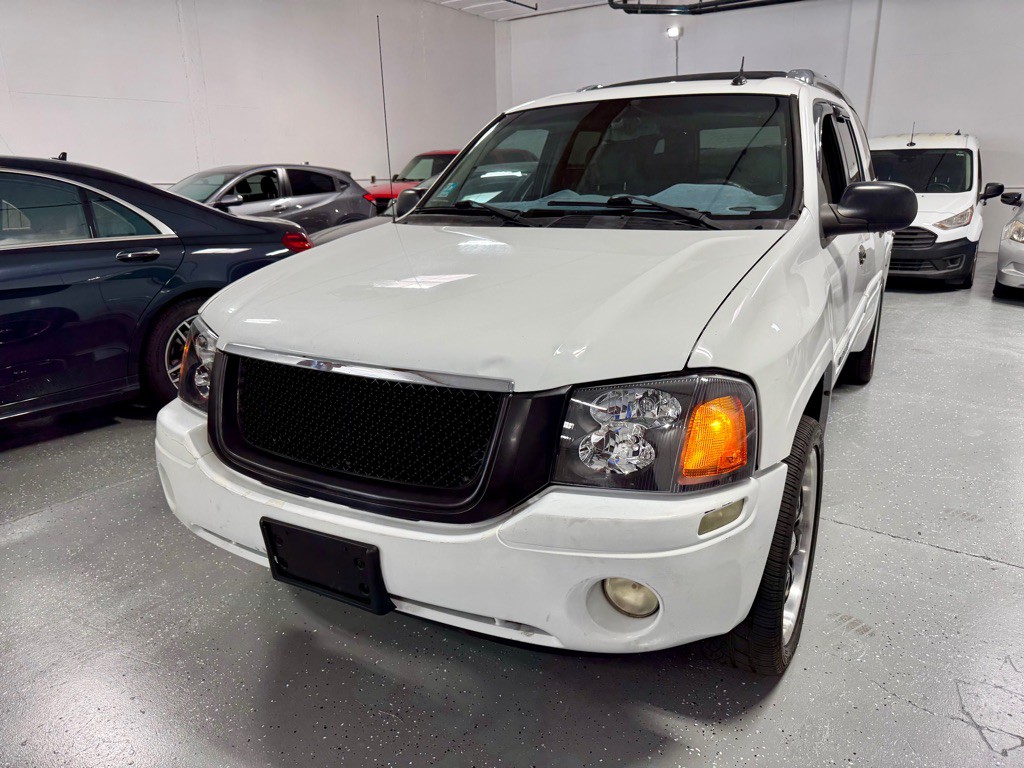 2004 GMC Envoy Image 1