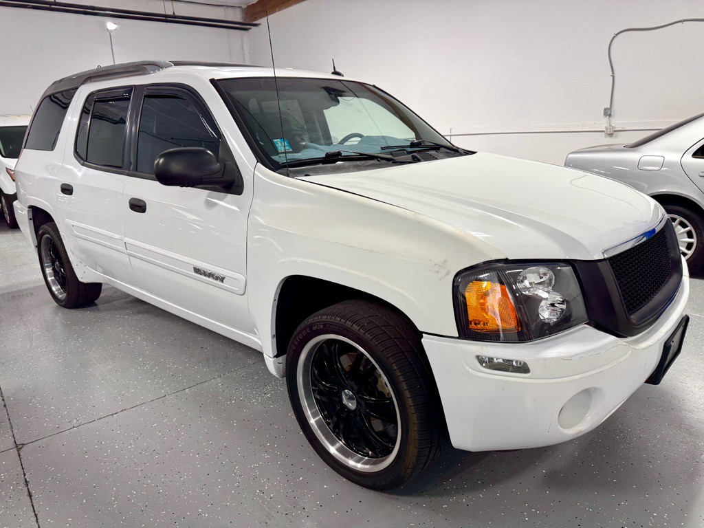2004 GMC Envoy Image 3