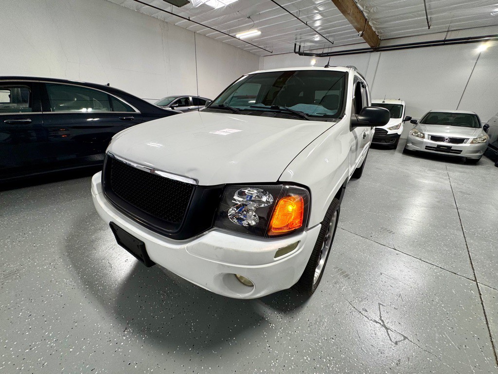 2004 GMC Envoy Image 9