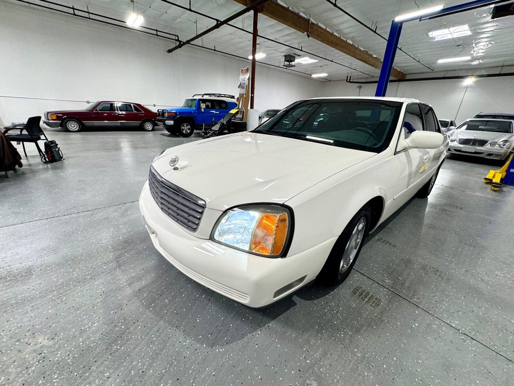 2004 Cadillac DeVille Image 1