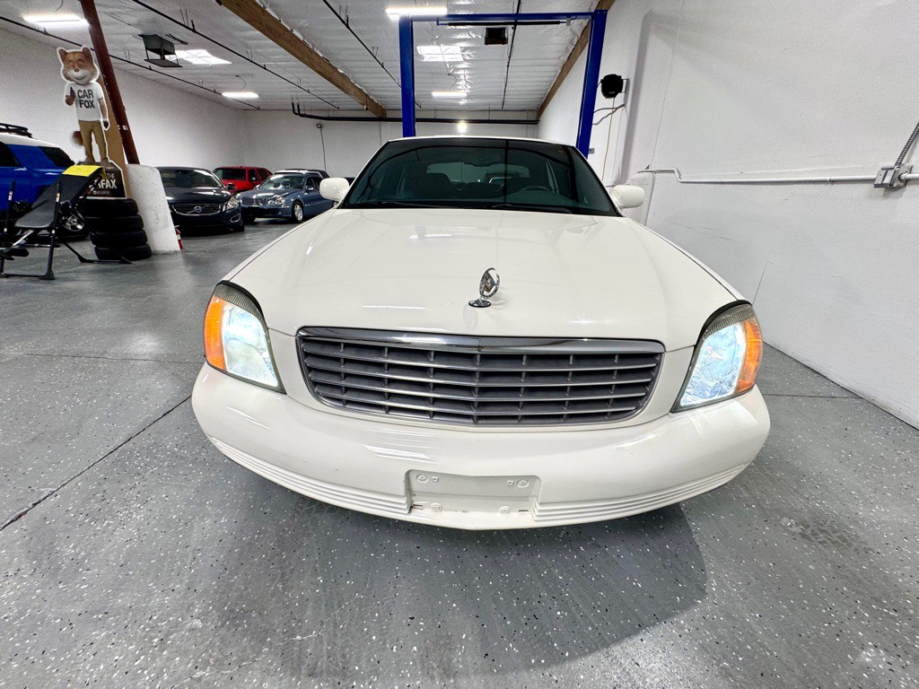 2004 Cadillac DeVille Image 2