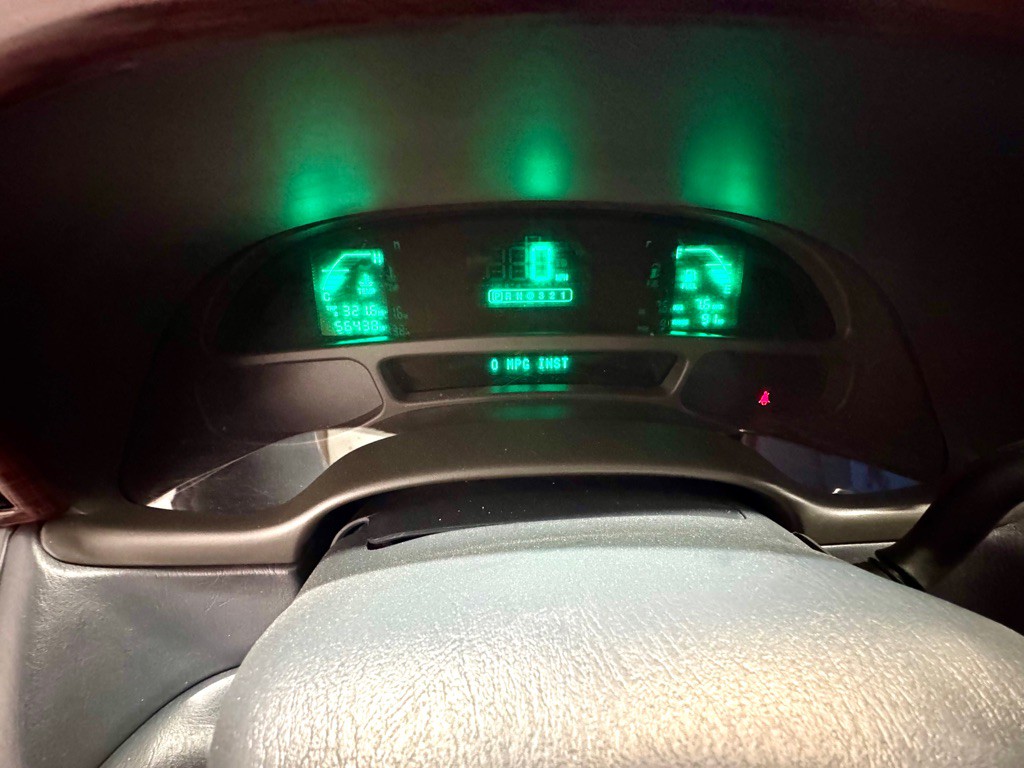 2004 Cadillac DeVille Image 26