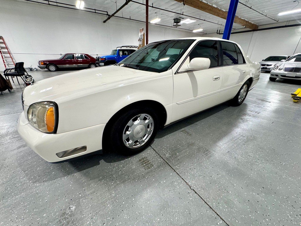 2004 Cadillac DeVille Image 32