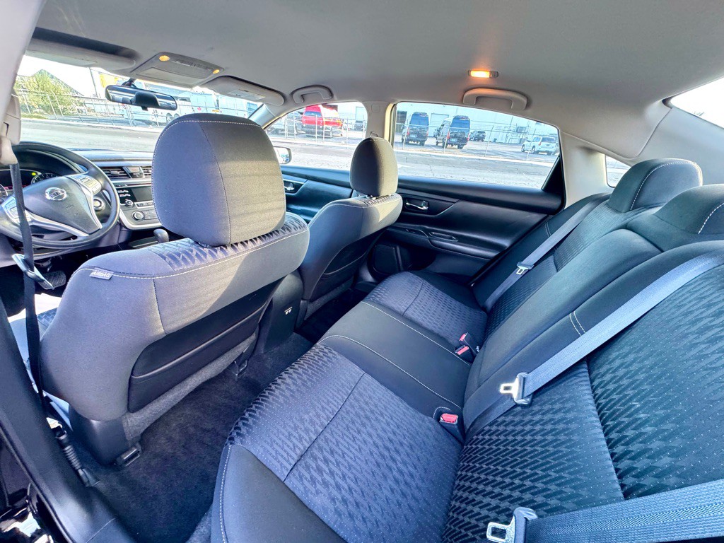 2018 Nissan Altima Image 14