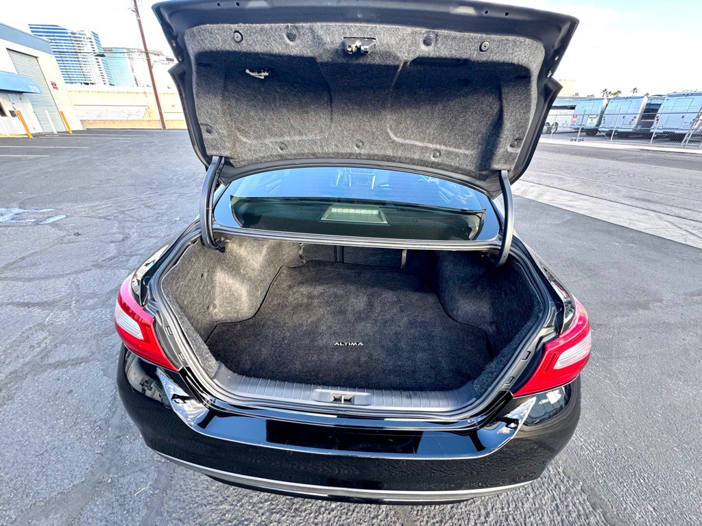 2018 Nissan Altima Image 15