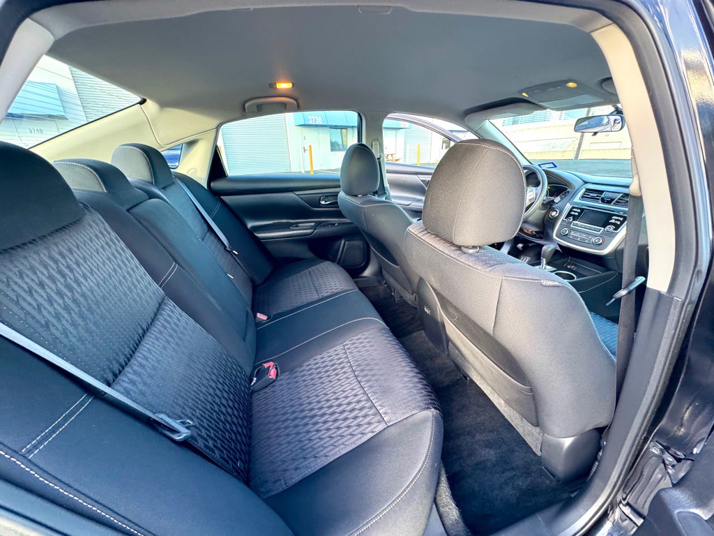 2018 Nissan Altima Image 16