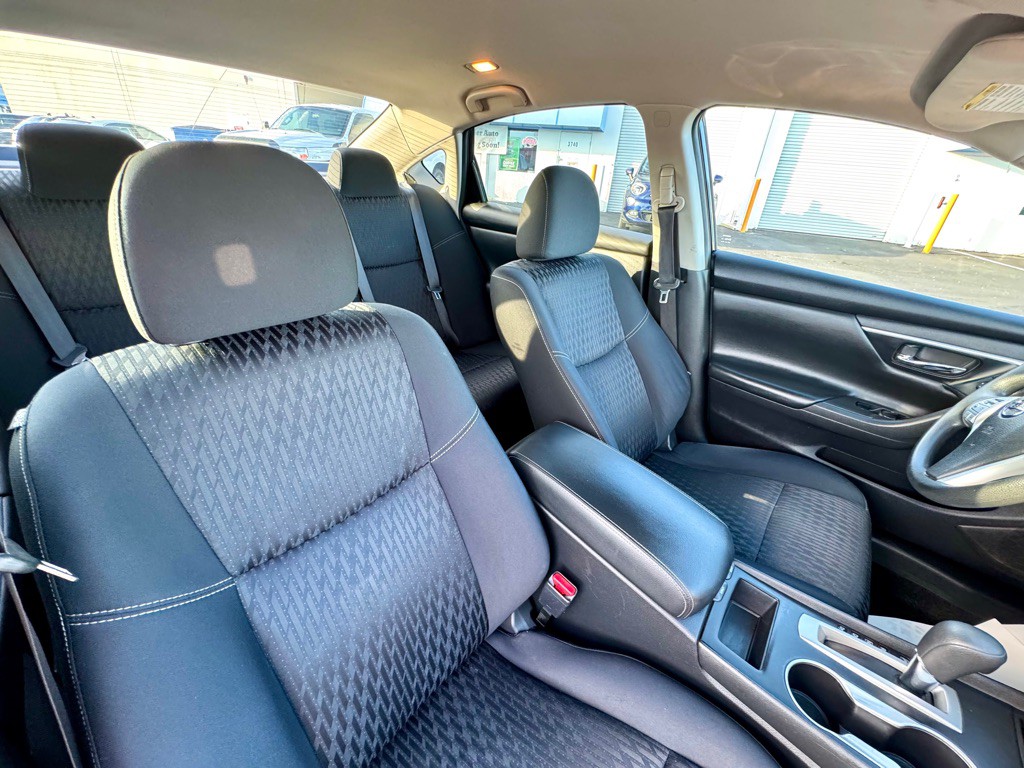 2018 Nissan Altima Image 19