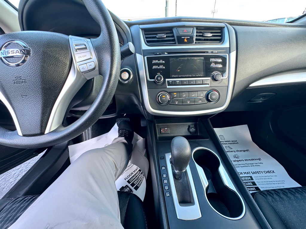 2018 Nissan Altima Image 21