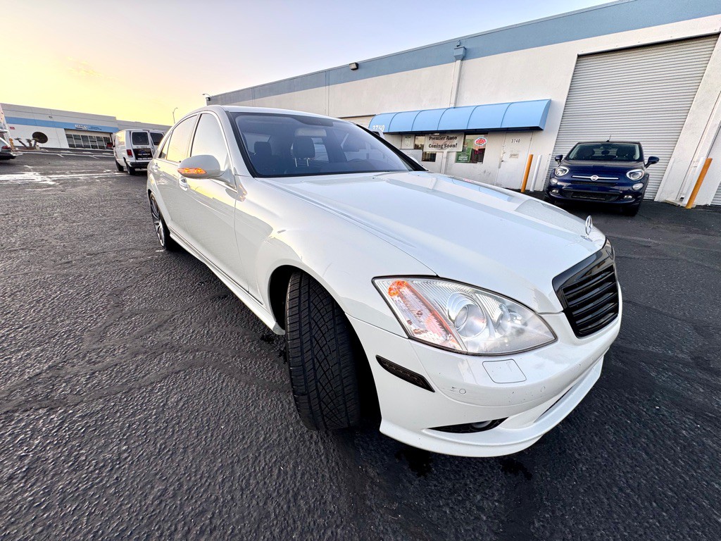 2009 Mercedes-Benz S-Class Image 3