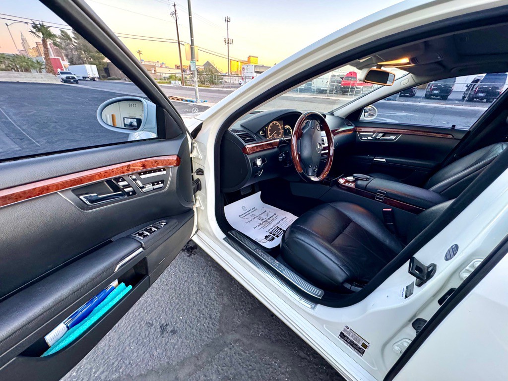 2009 Mercedes-Benz S-Class Image 10